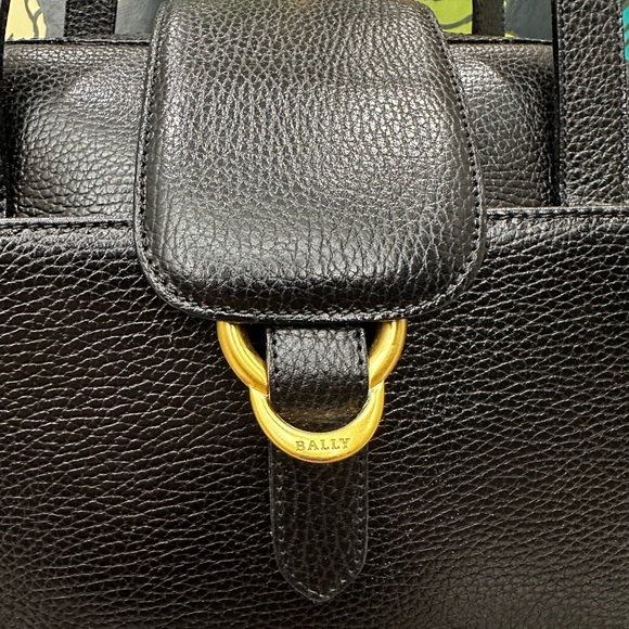 Vintage Bally Black Pebbled Leather Shoulder Bag | Gold Hardware | Italy - Picture 8 of 13
